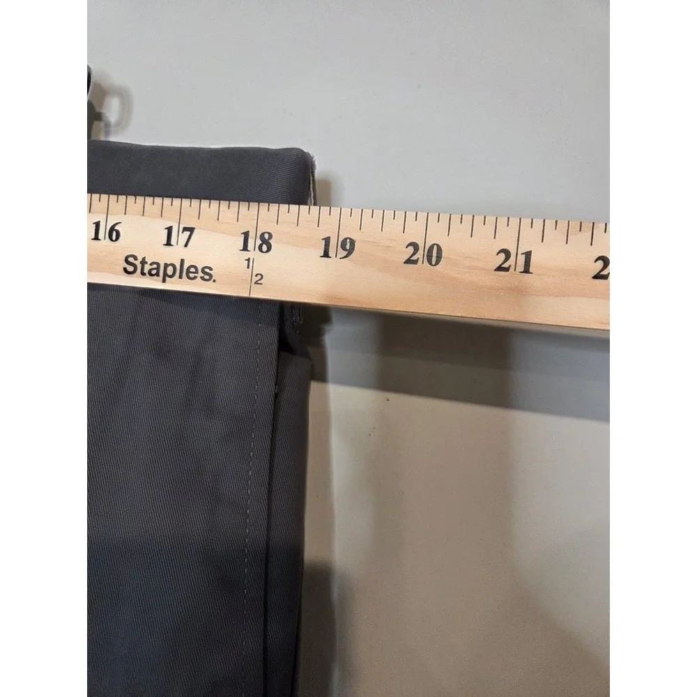 Dockers Side Pocket Short Relaxed Fit Mens 38 Flat Front Gray Chino Casual NWT